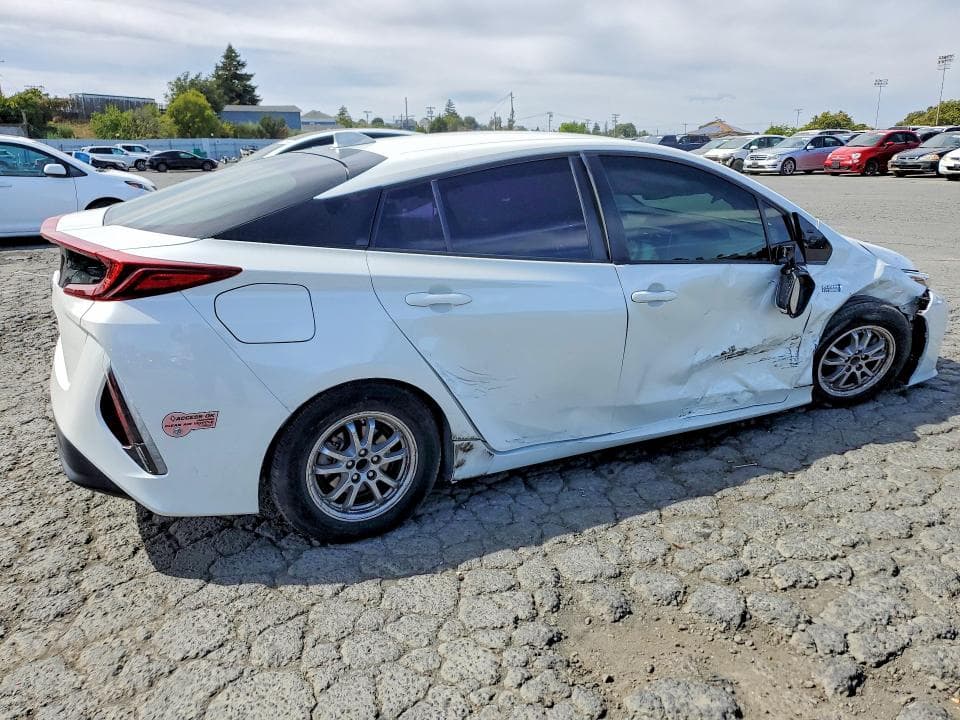2020 TOYOTA PRIUS PRIME LE 3
