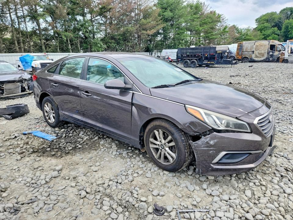 2017 HYUNDAI SONATA SE 4