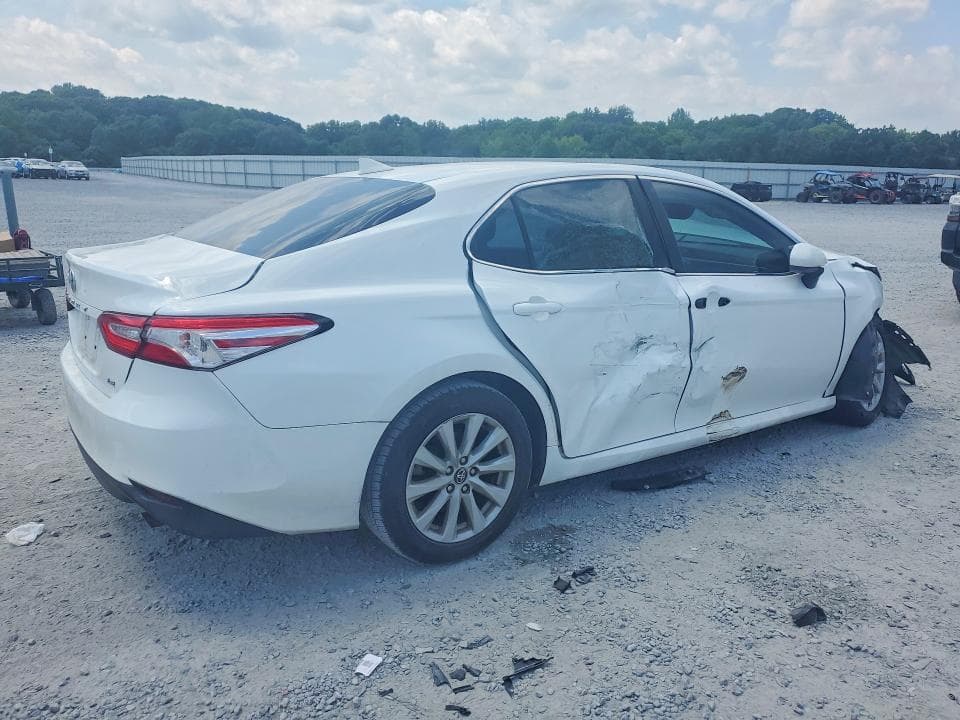 2020 TOYOTA CAMRY LE 3
