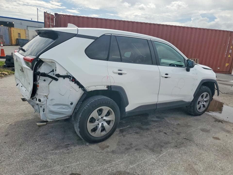 2020 TOYOTA RAV4 LE 3