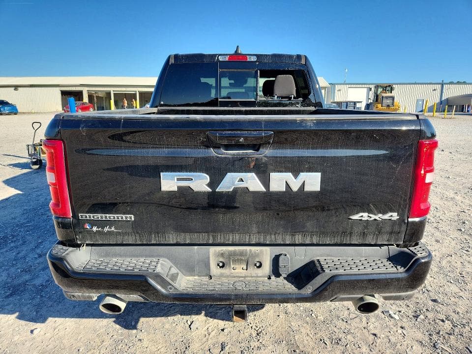2025 RAM 1500 BIG HORN 6