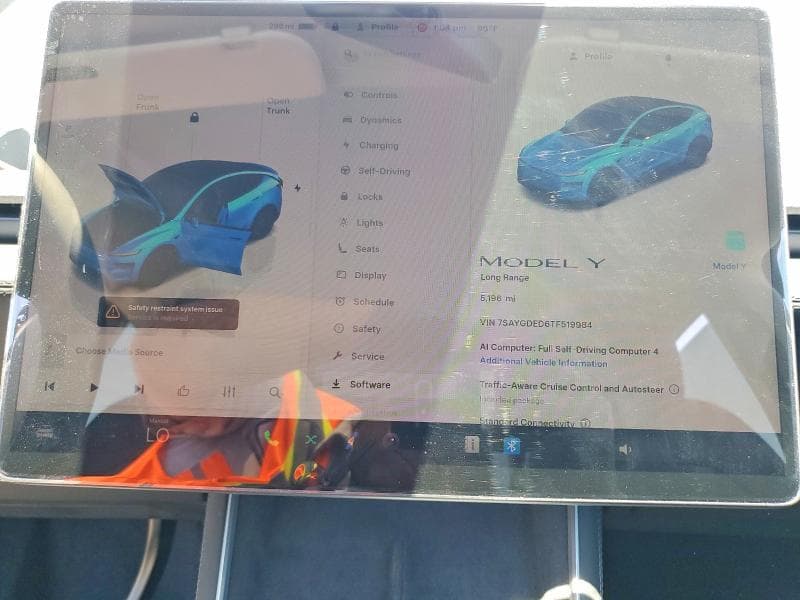 2026 TESLA MODEL Y 9