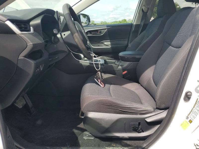 2020 TOYOTA RAV4 LE 7