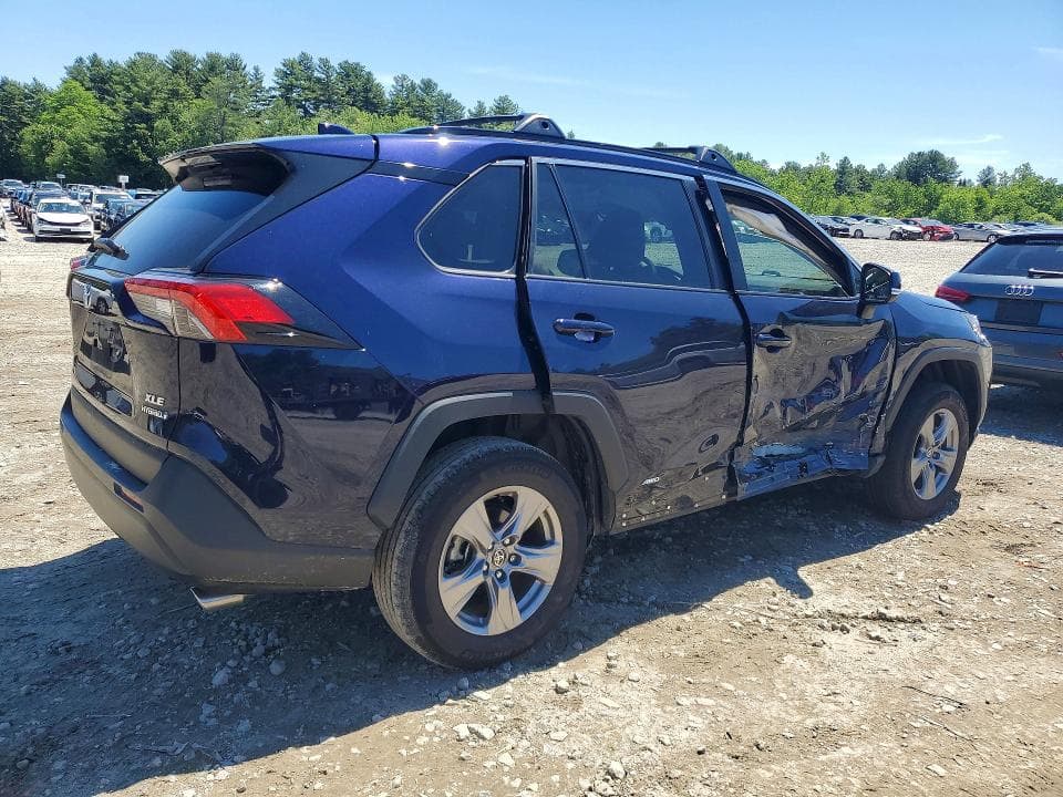 2024 TOYOTA RAV4 HYBRID XLE 3