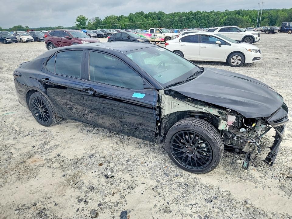 2024 TOYOTA CAMRY SE 4