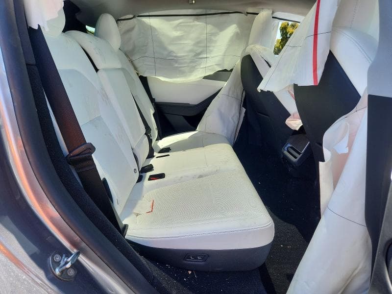 2026 TESLA MODEL Y 10