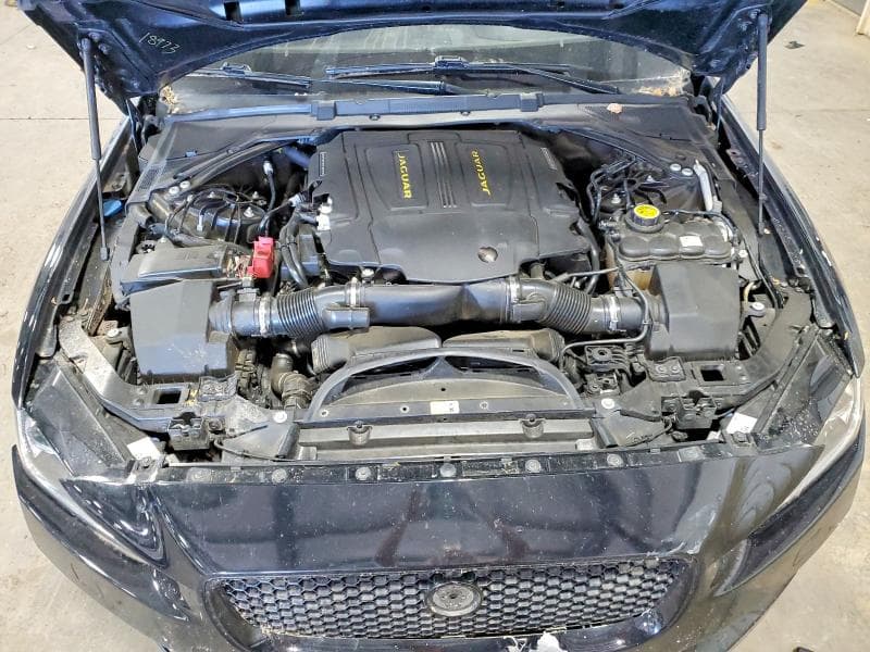2019 JAGUAR XE S 11
