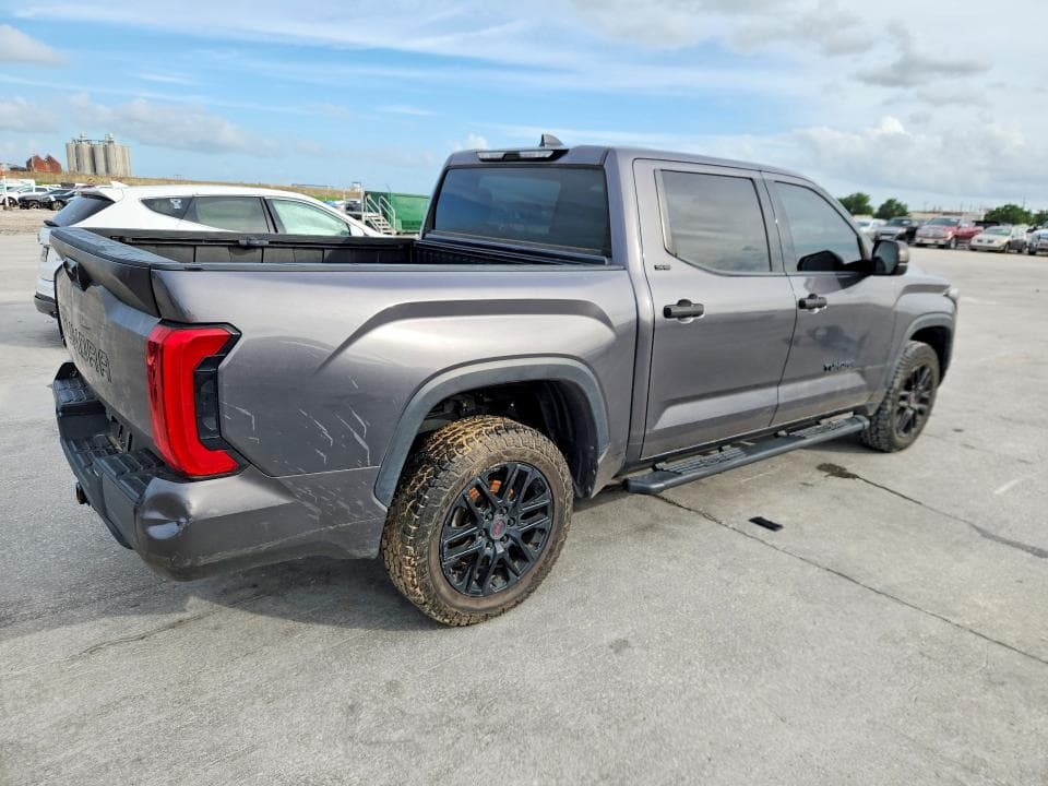 2023 TOYOTA TUNDRA SR5 3