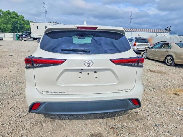 2020 TOYOTA HIGHLANDER XLE 6