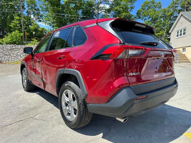 2023 TOYOTA RAV4 XLE 2