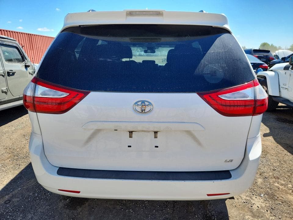 2018 TOYOTA SIENNA LE 6