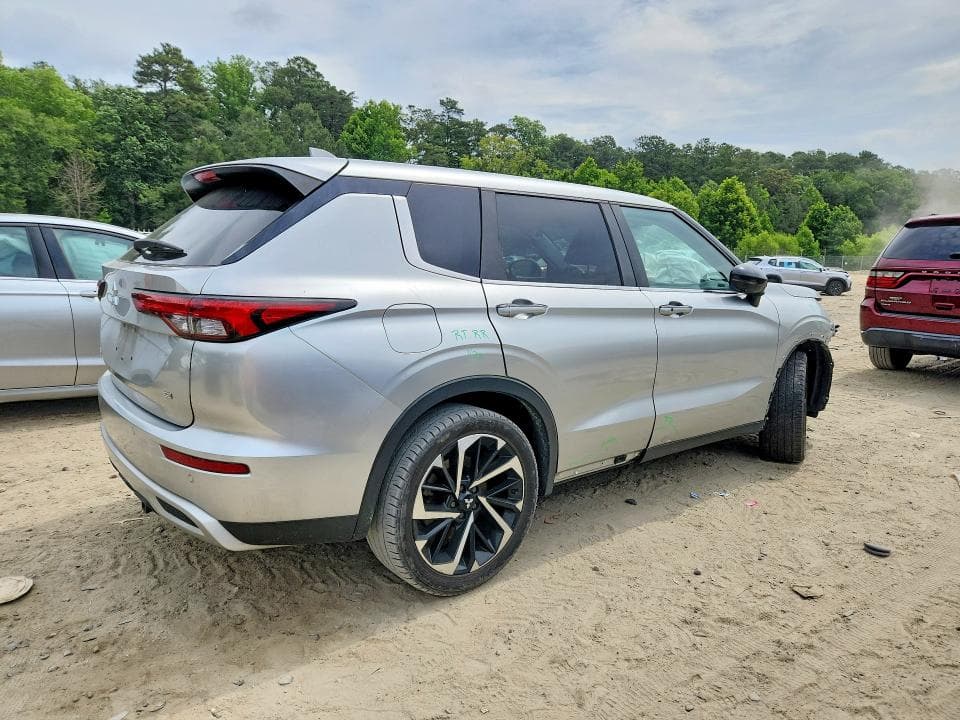 2022 MITSUBISHI OUTLANDER SE 3