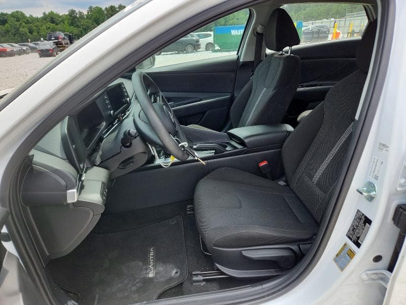 2025 HYUNDAI ELANTRA SE 7