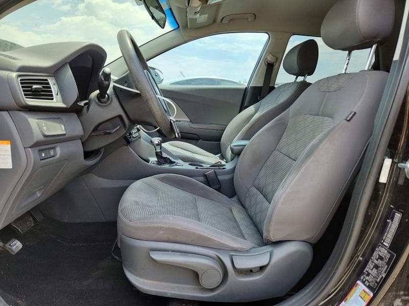 2017 KIA NIRO LX 7