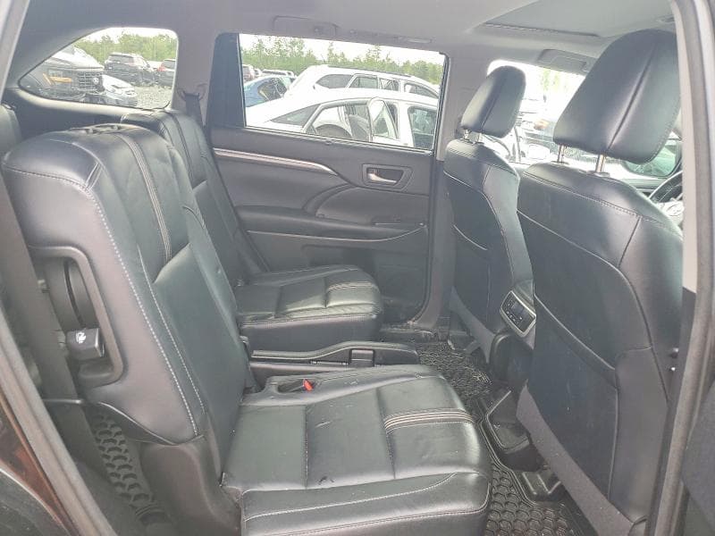 2018 TOYOTA HIGHLANDER XLE 11