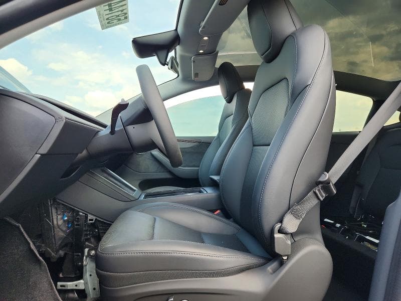 2026 TESLA MODEL Y 7