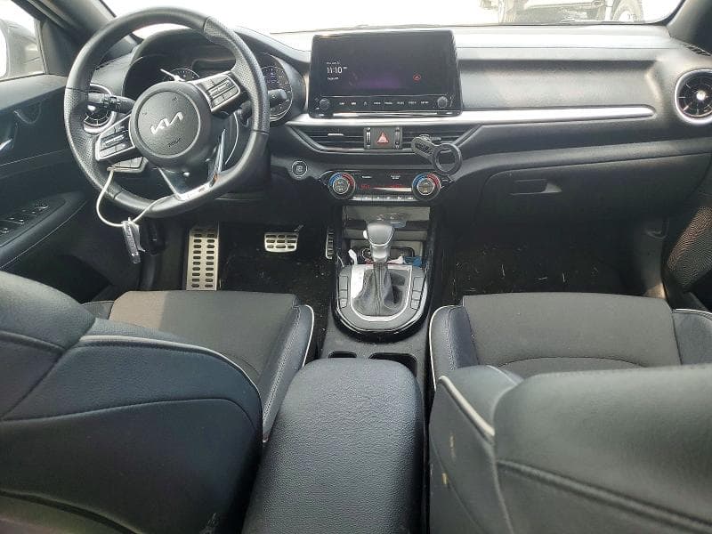 2024 KIA FORTE GT LINE 8