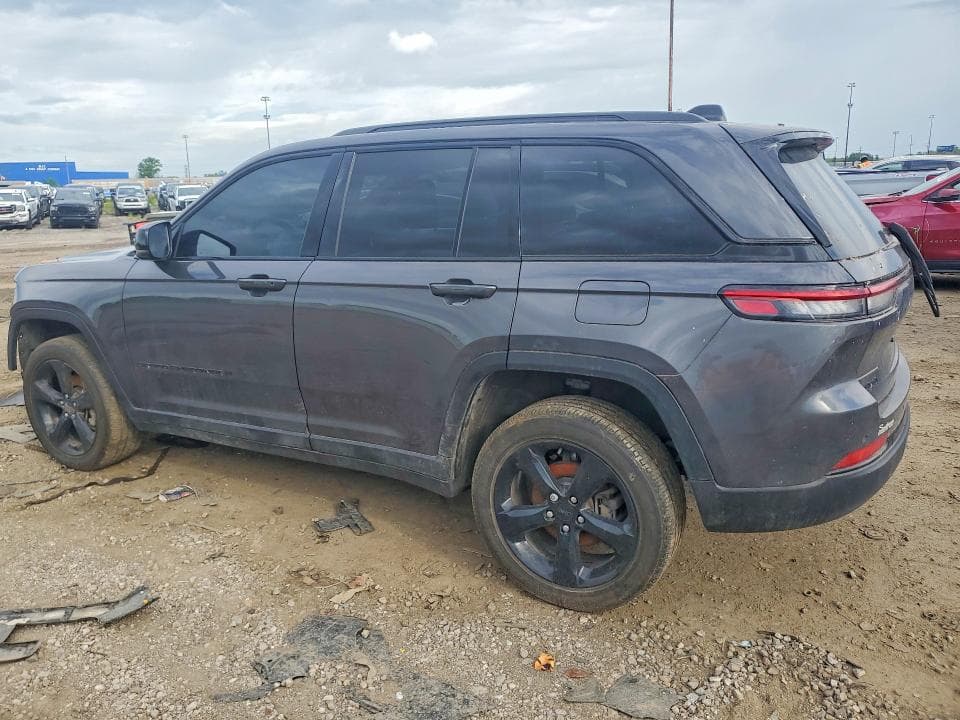 2024 JEEP GRAND CHEROKEE LAREDO 2