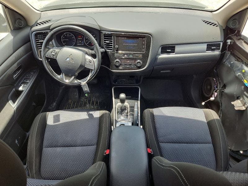 2017 MITSUBISHI OUTLANDER SE 8