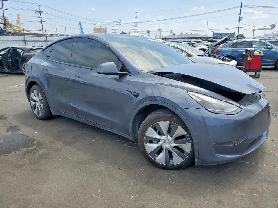 2023 TESLA MODEL Y 4