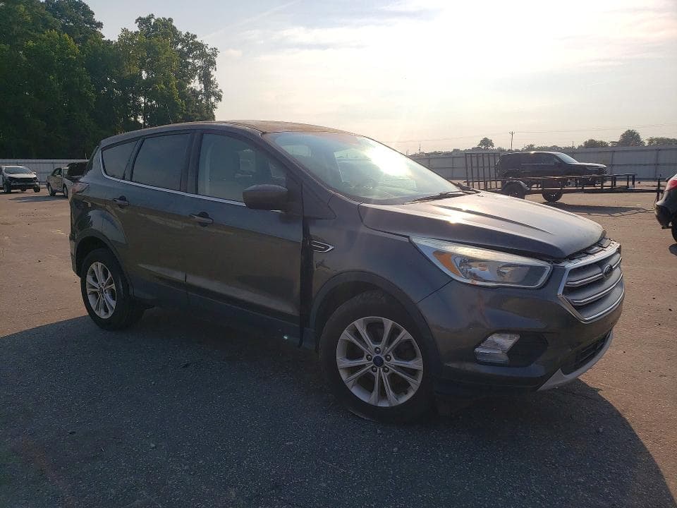 2017 FORD ESCAPE SE 4
