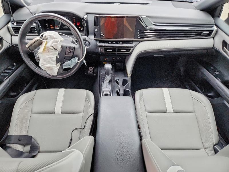 2025 TOYOTA CAMRY SE 8