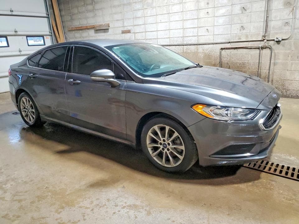2017 FORD FUSION SE 4
