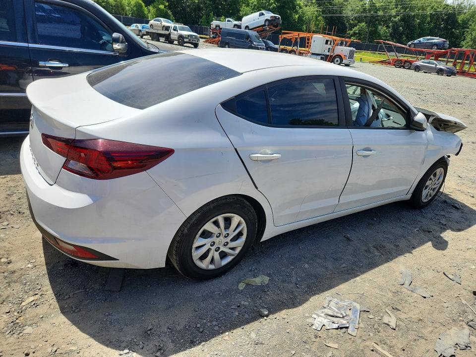 2020 HYUNDAI ELANTRA SE 3