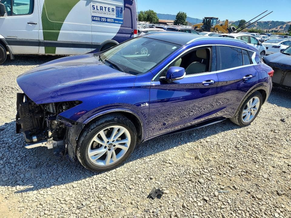 2017 INFINITI QX30 BASE - 1