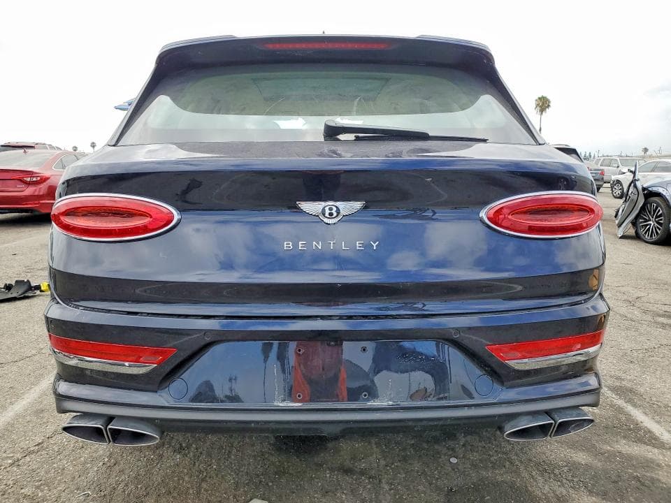 2025 BENTLEY BENTAYGA 6