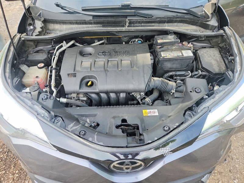 2021 TOYOTA C-HR LE 12