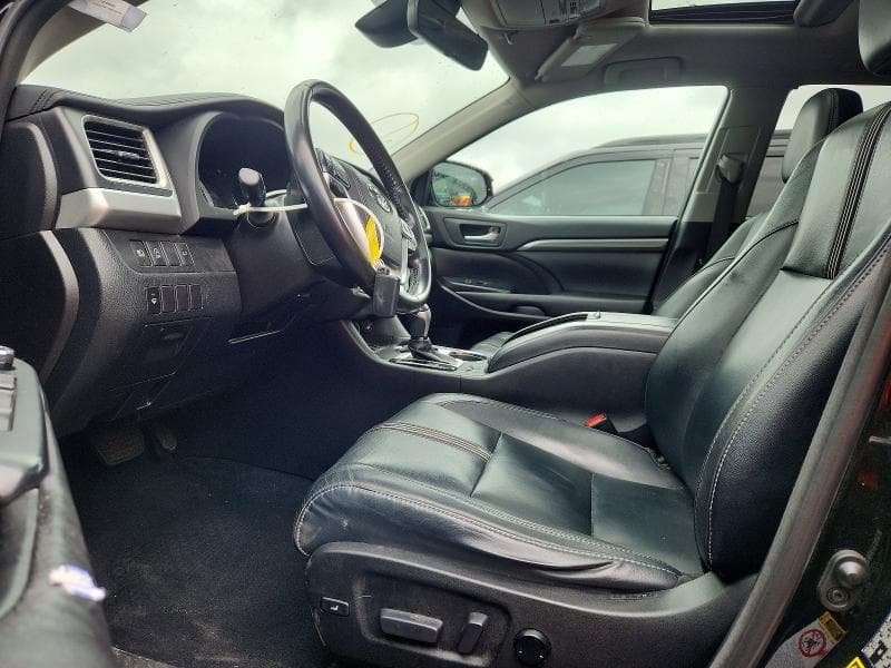 2017 TOYOTA HIGHLANDER SE 7