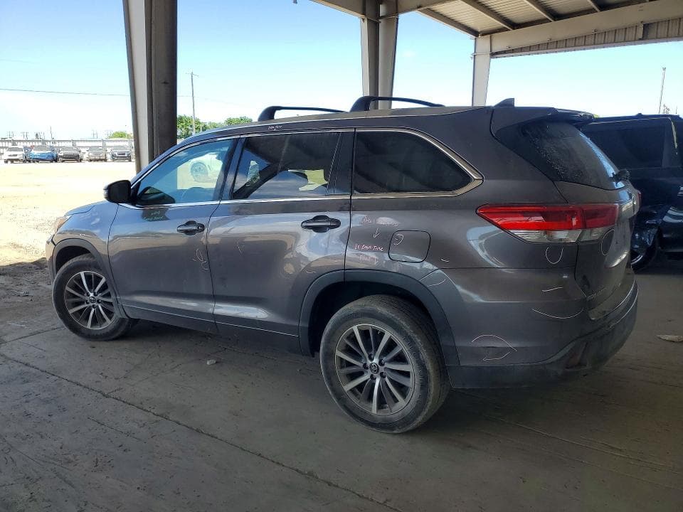2017 TOYOTA HIGHLANDER XLE 2