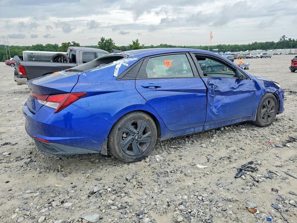 2022 HYUNDAI ELANTRA SEL 3