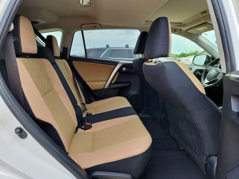 2017 TOYOTA RAV4 XLE 11