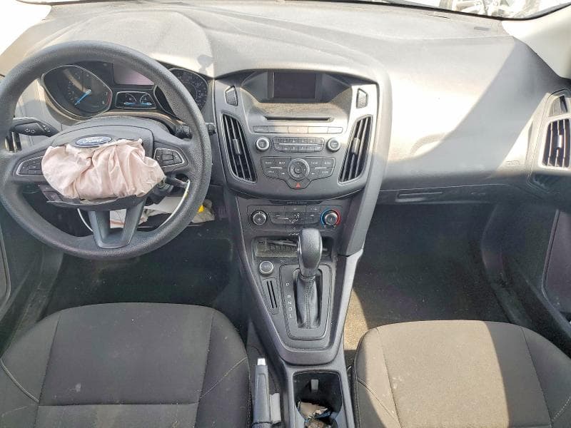 2017 FORD FOCUS SE 8