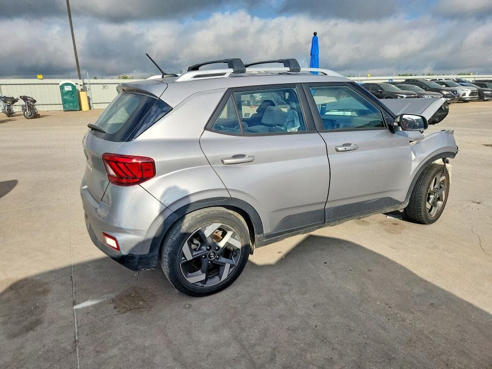 2024 HYUNDAI VENUE SEL 3