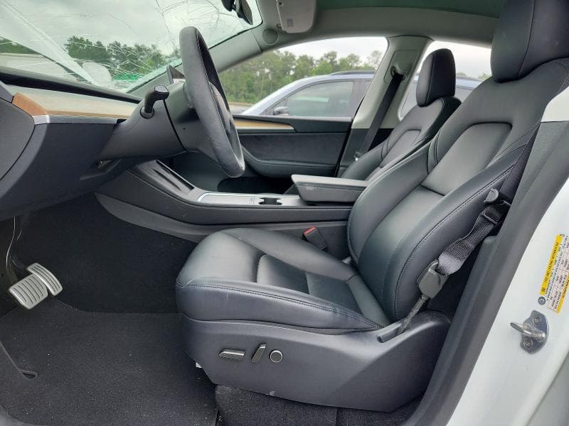 2025 TESLA MODEL Y 7