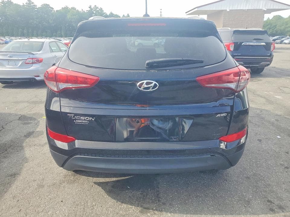 2017 HYUNDAI TUCSON SE 6