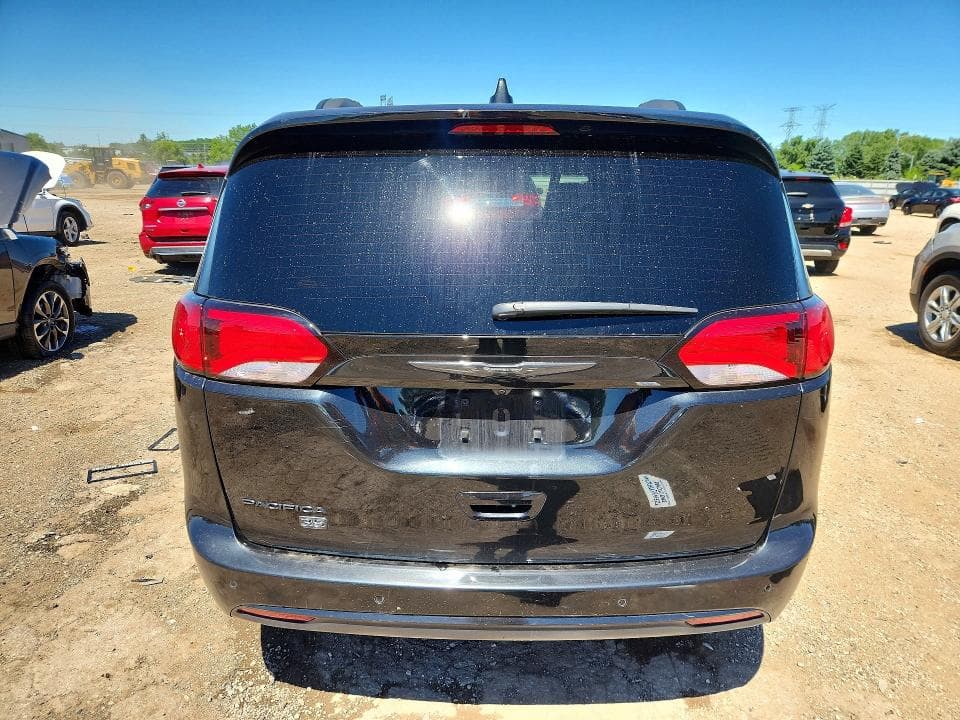 2020 CHRYSLER PACIFICA TOURING L 6