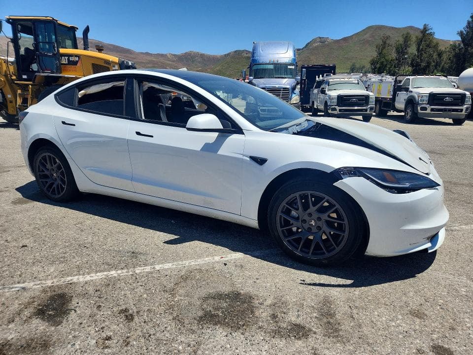 2025 TESLA MODEL 3 4
