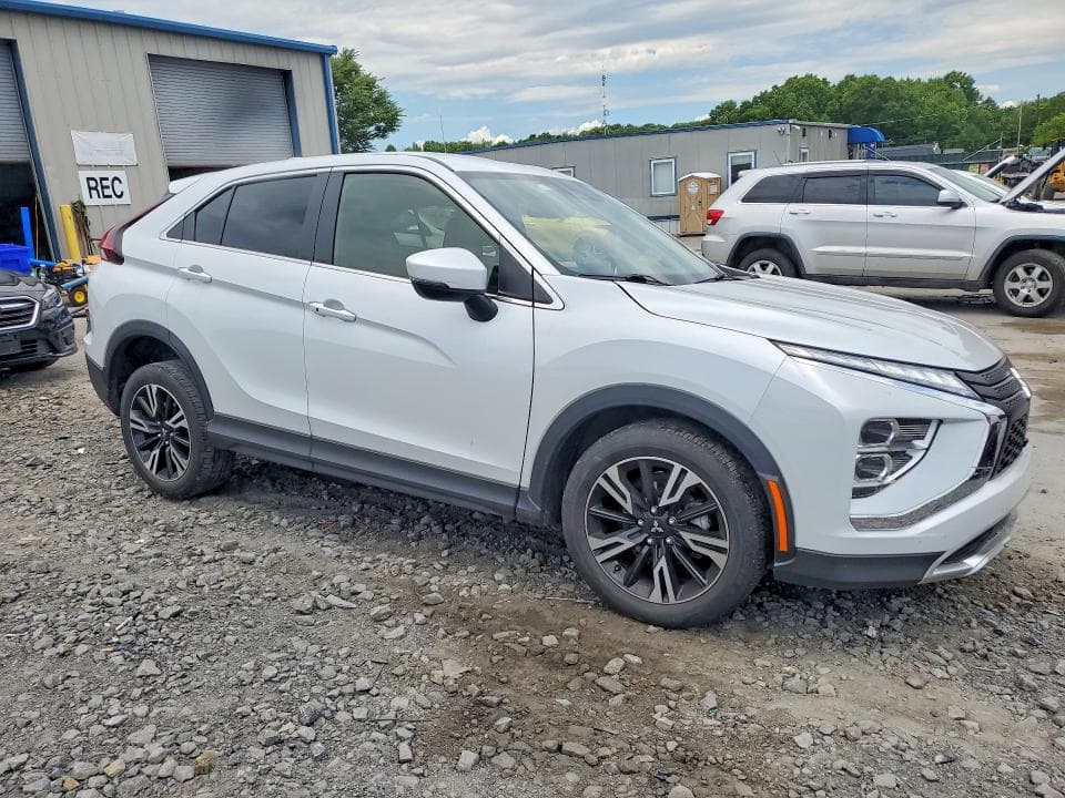 2024 MITSUBISHI ECLIPSE CROSS SE/SEL 4