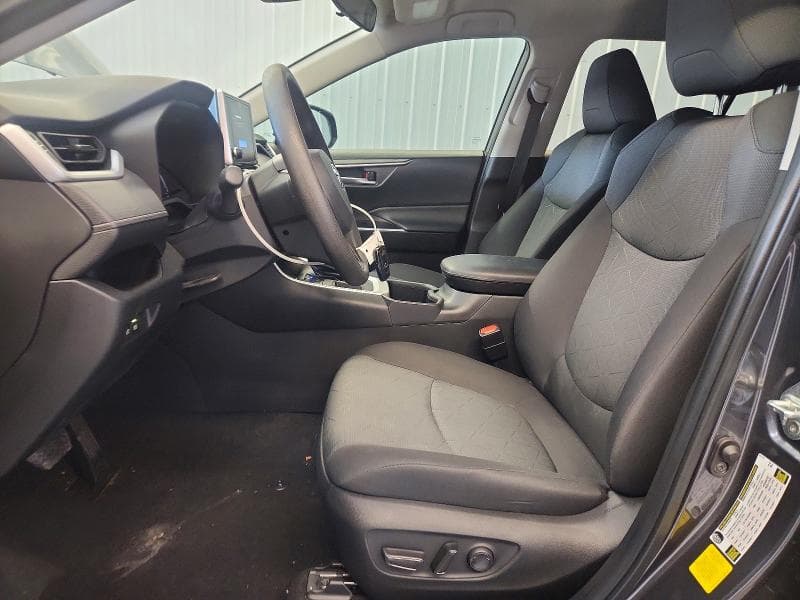 2023 TOYOTA RAV4 XLE 7