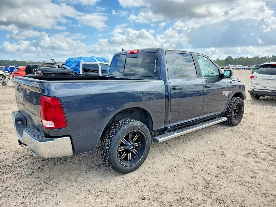 2019 RAM 1500 CLASSIC SLT 3