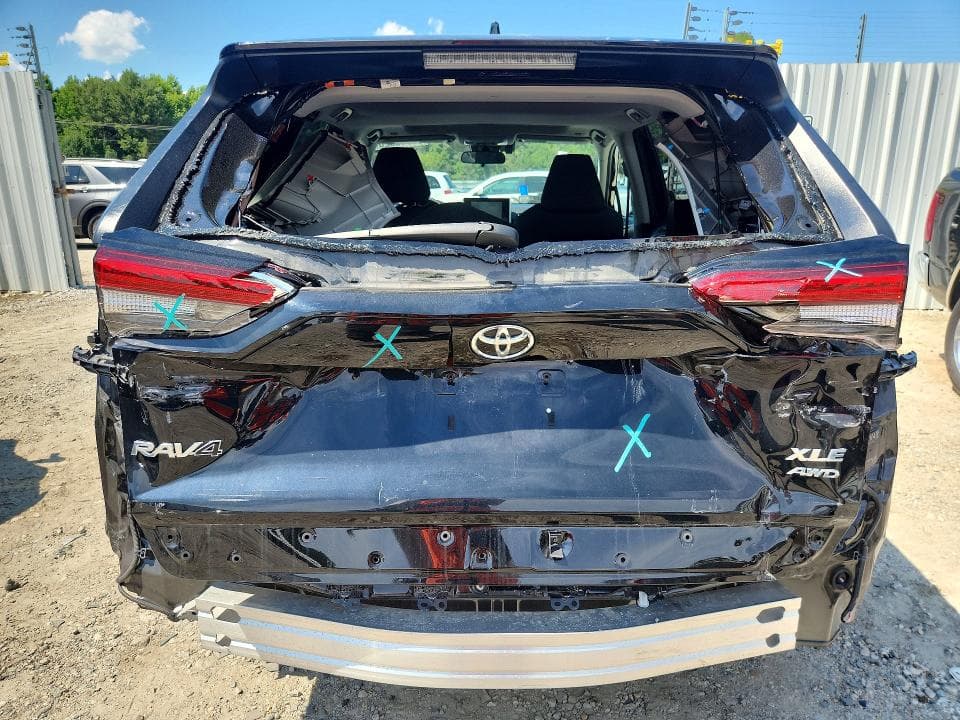 2025 TOYOTA RAV4 XLE 6