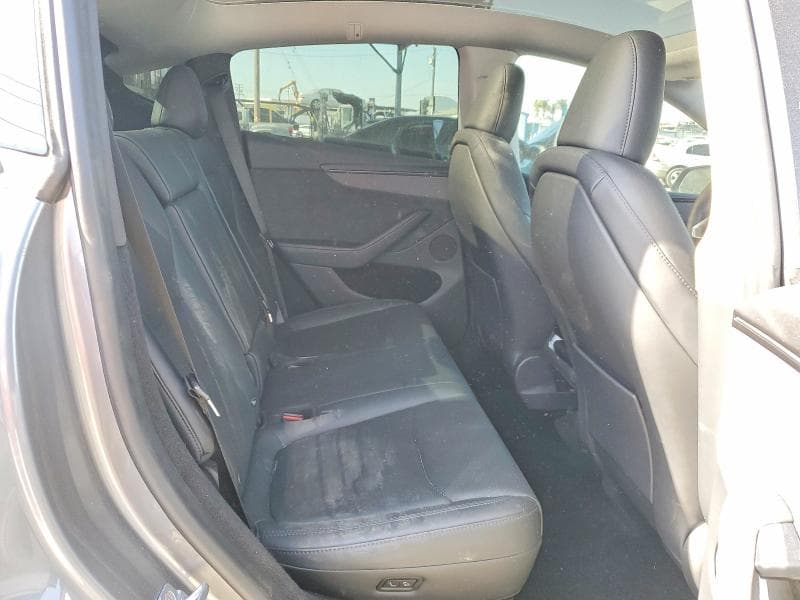2026 TESLA MODEL Y 10