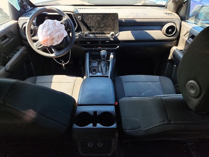 2025 CHEVROLET COLORADO 8