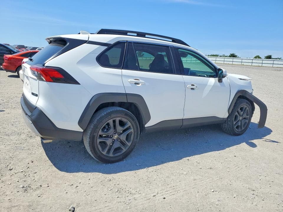 2024 TOYOTA RAV4 ADVENTURE 3
