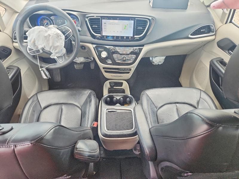 2023 CHRYSLER PACIFICA TOURING L 8