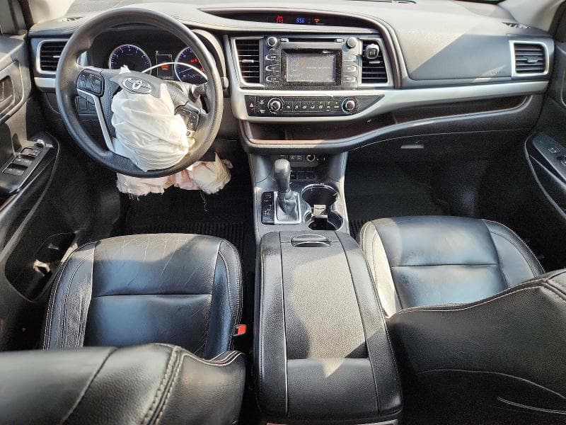 2018 TOYOTA HIGHLANDER LE 8